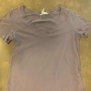 V-neck t-shirt